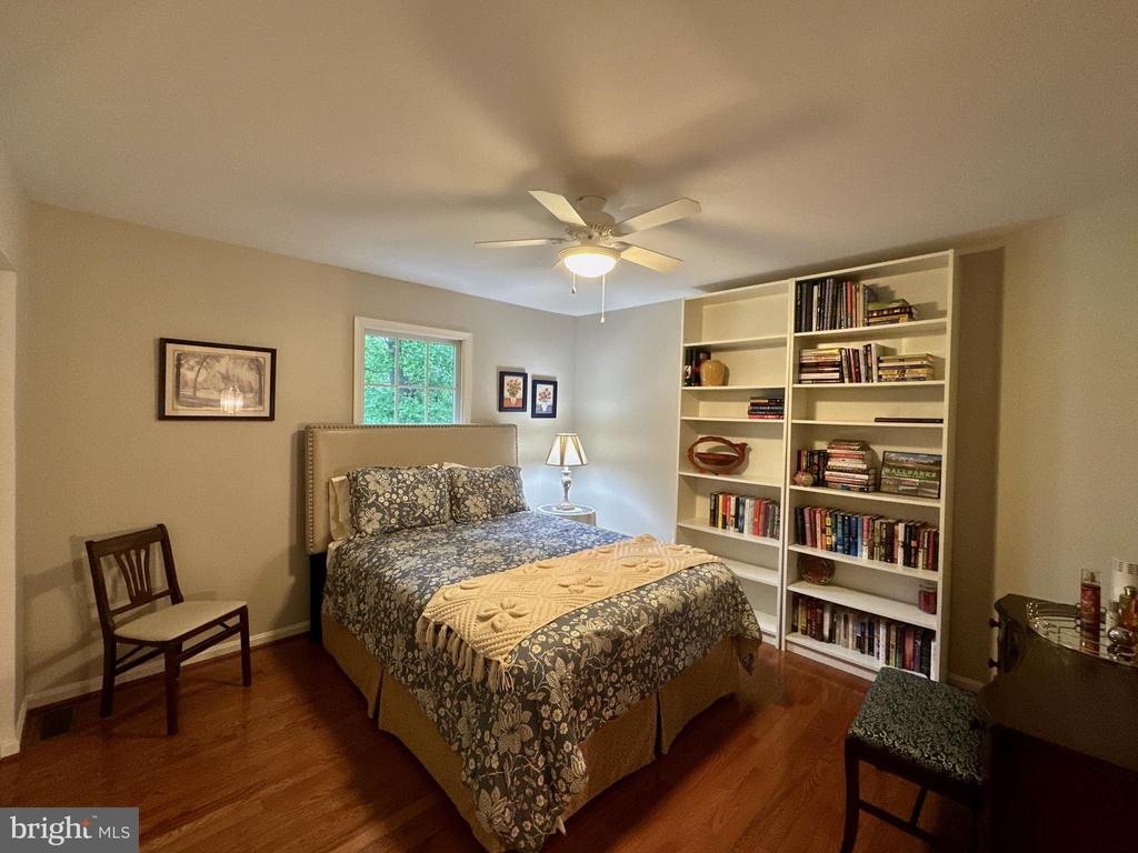 3308 ROYAL OAK COURT