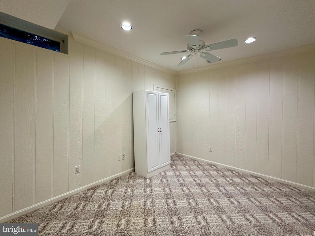 3308 ROYAL OAK COURT