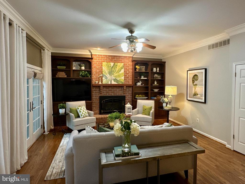 3308 ROYAL OAK COURT