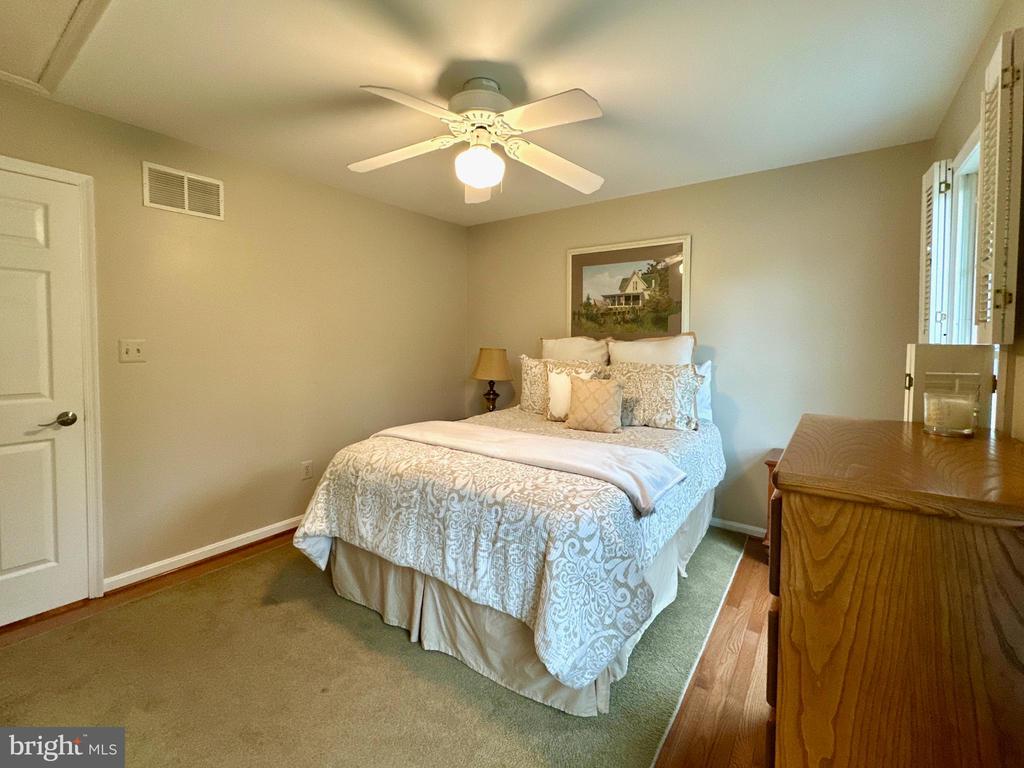 3308 ROYAL OAK COURT