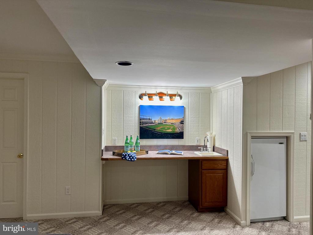 3308 ROYAL OAK COURT