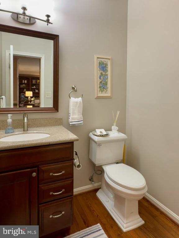 3308 ROYAL OAK COURT