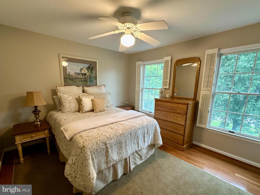 3308 ROYAL OAK COURT