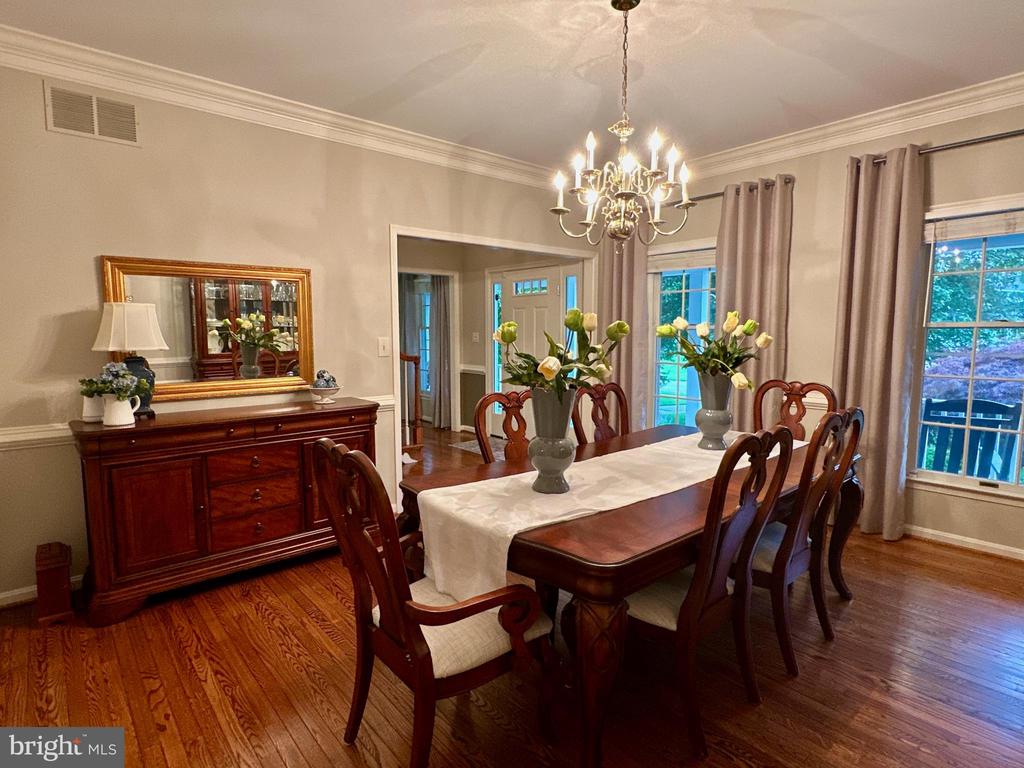 3308 ROYAL OAK COURT