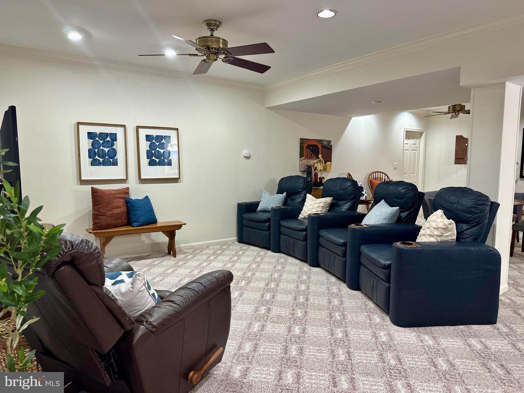 3308 ROYAL OAK COURT