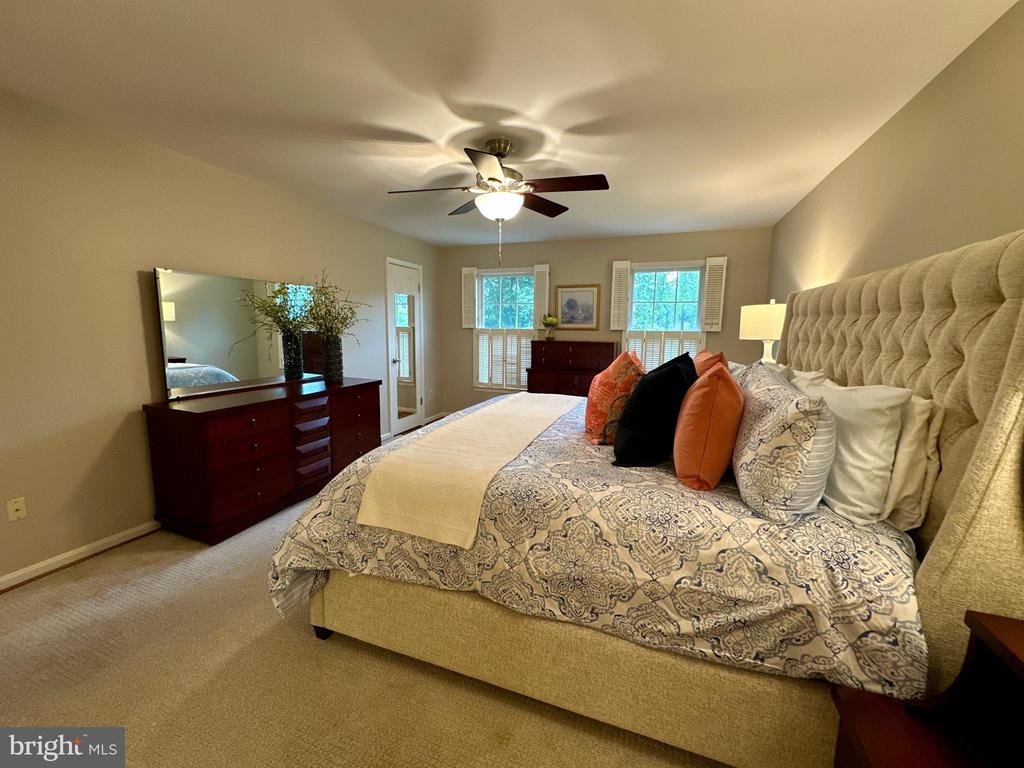 3308 ROYAL OAK COURT