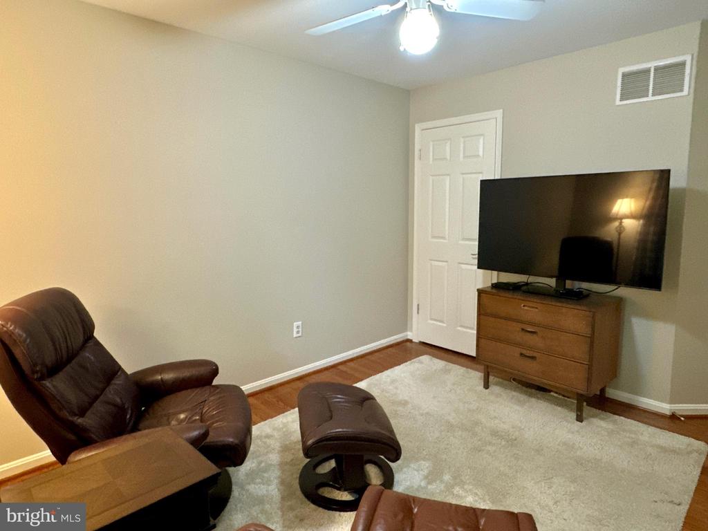3308 ROYAL OAK COURT