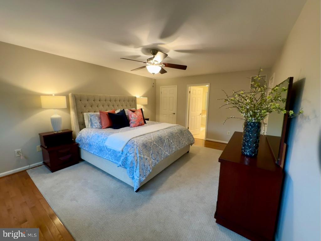 3308 ROYAL OAK COURT