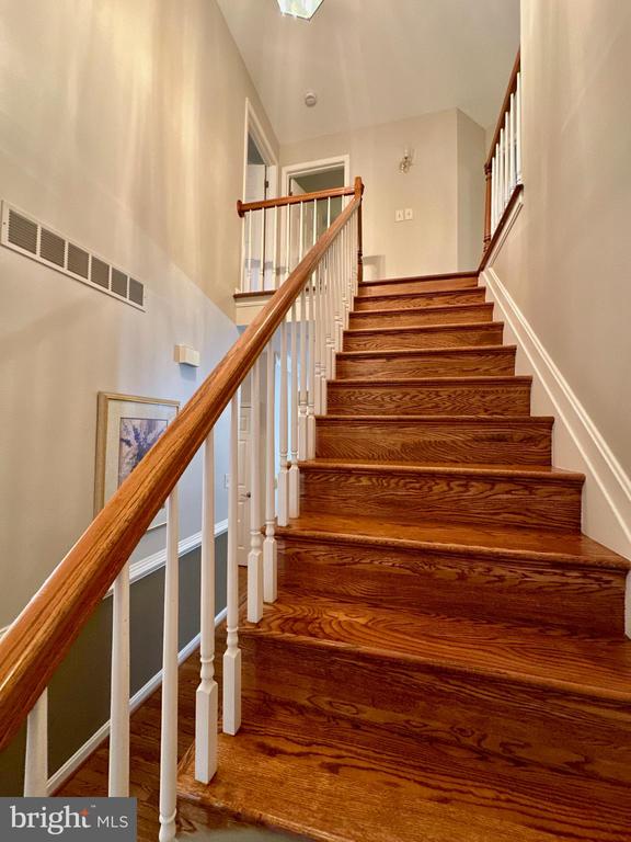 3308 ROYAL OAK COURT