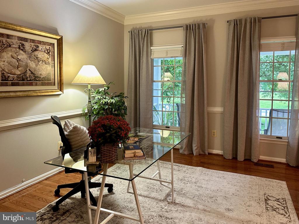 3308 ROYAL OAK COURT