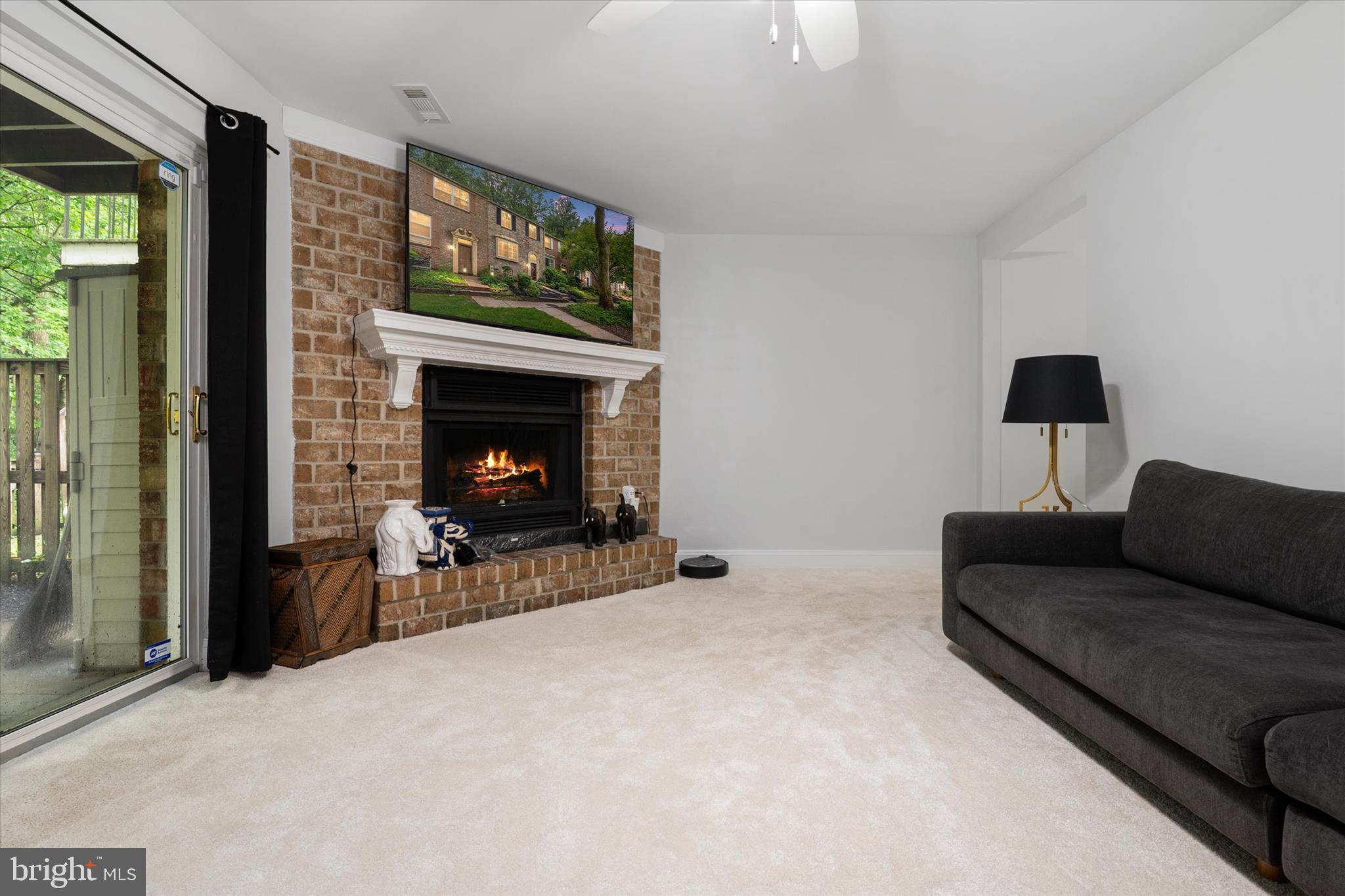 11927 NEW COUNTRY LANE