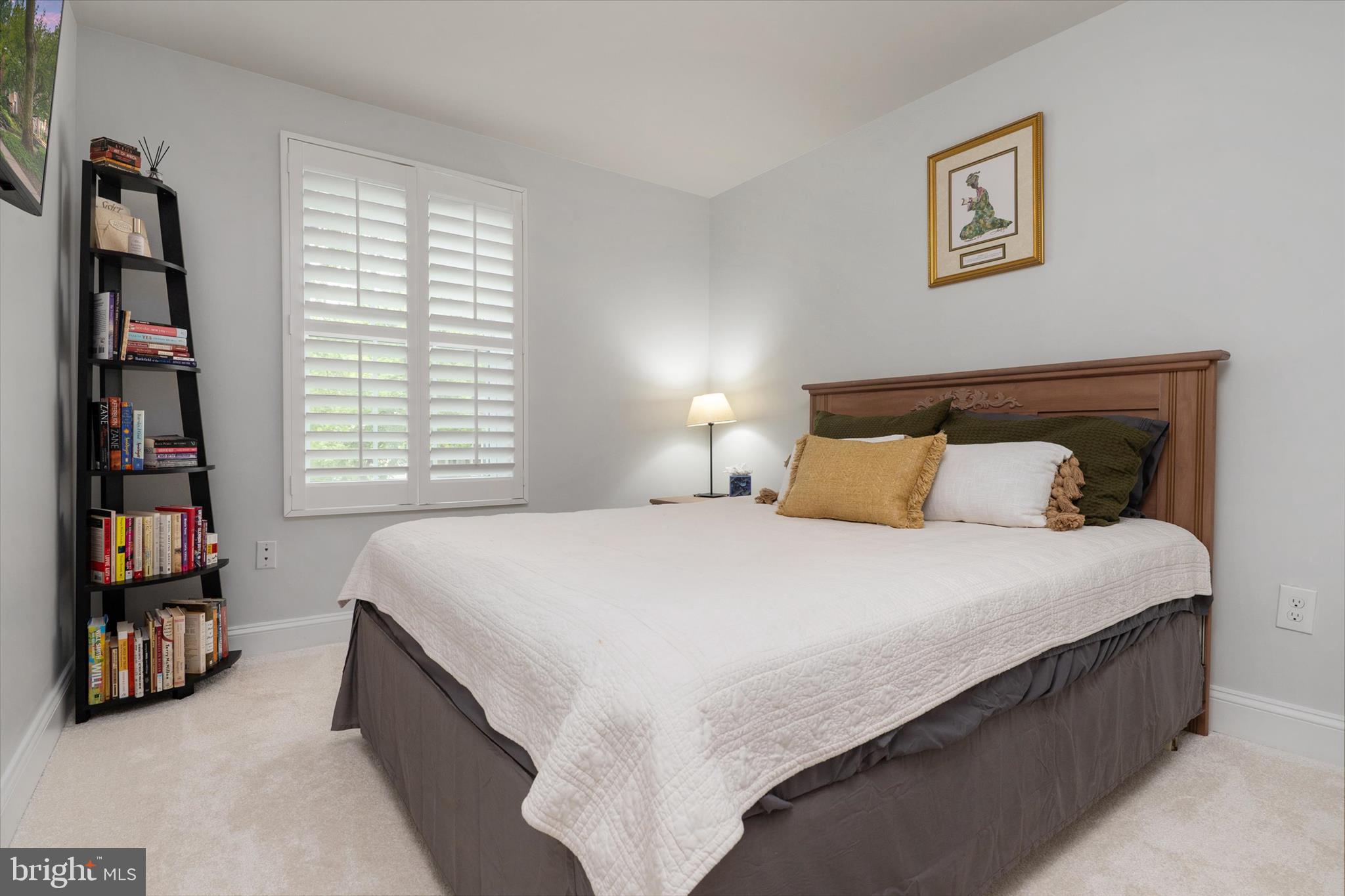11927 NEW COUNTRY LANE
