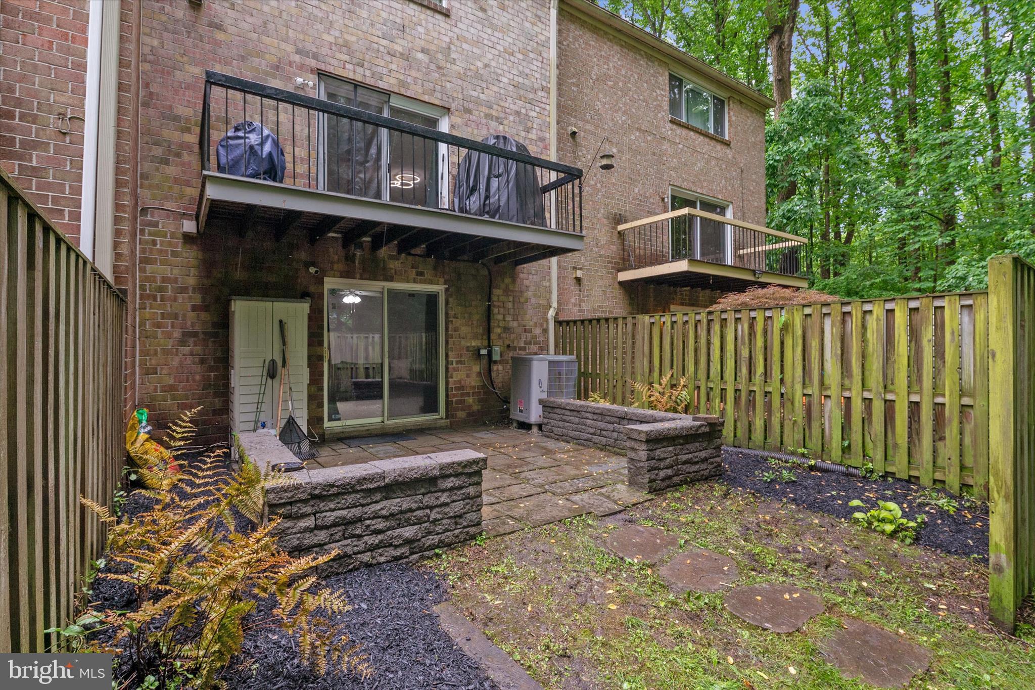 11927 NEW COUNTRY LANE