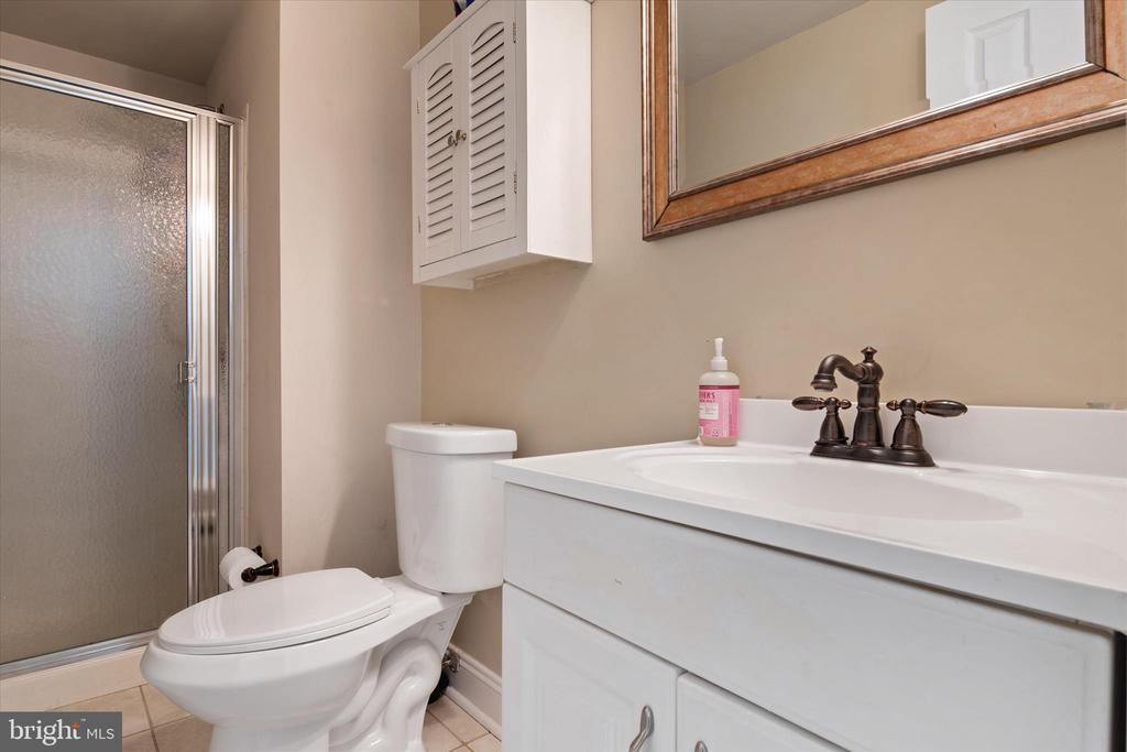 11927 NEW COUNTRY LANE