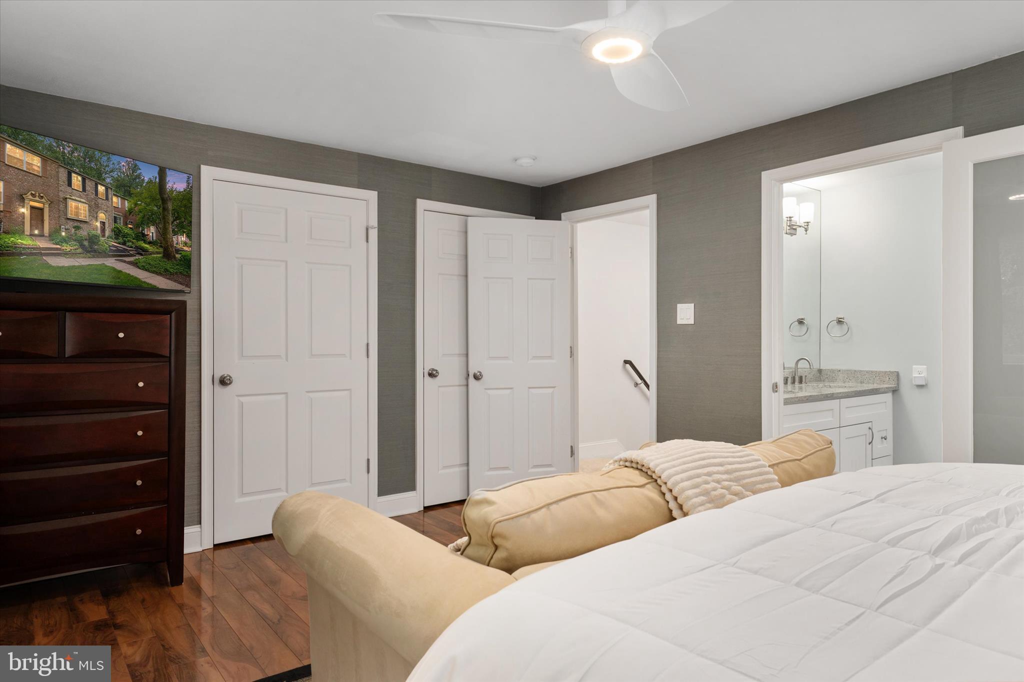 11927 NEW COUNTRY LANE