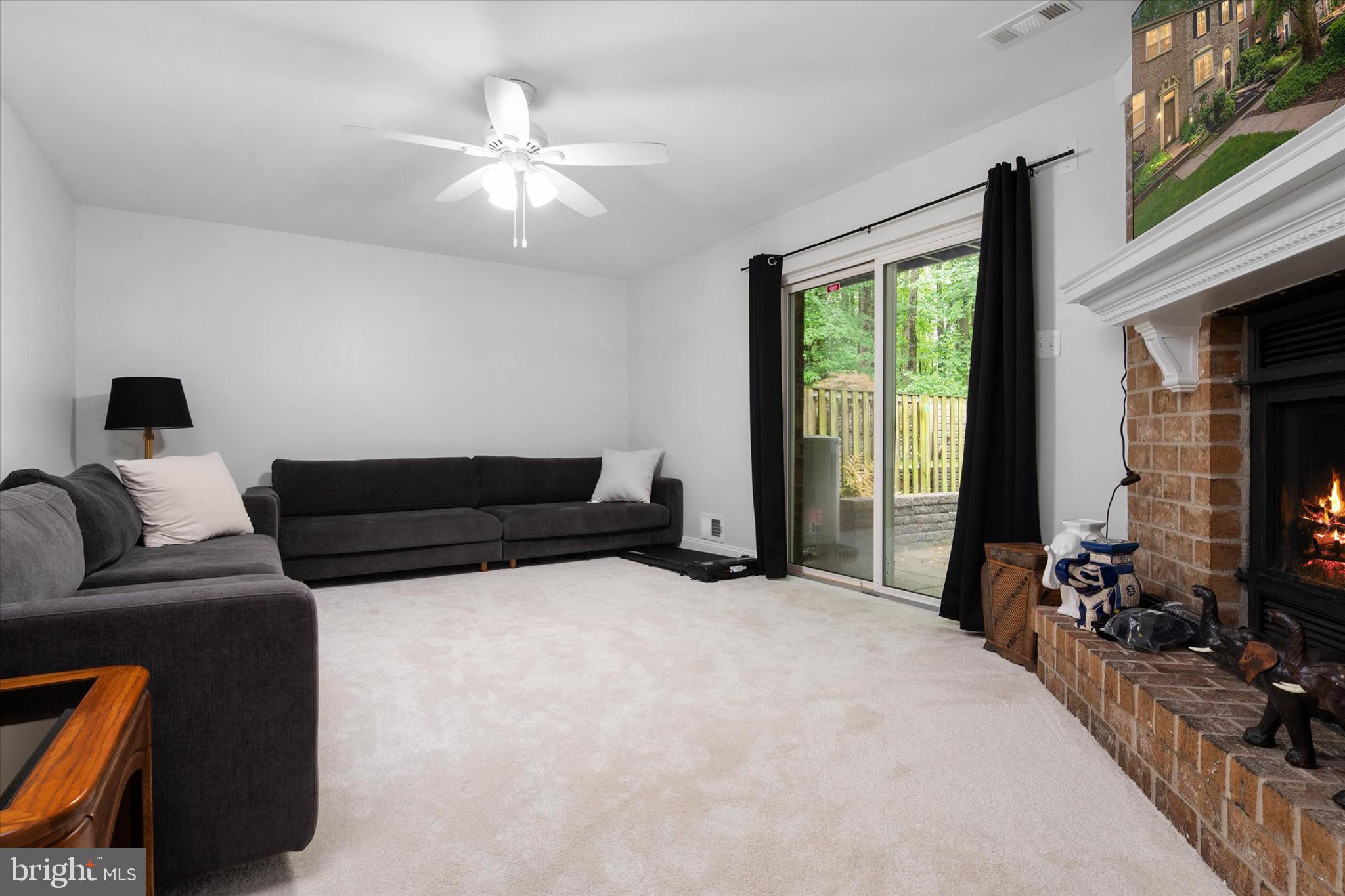 11927 NEW COUNTRY LANE