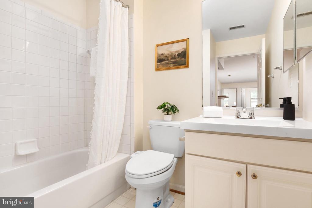 5824 WYNDHAM CIRCLE Unit: 102-C