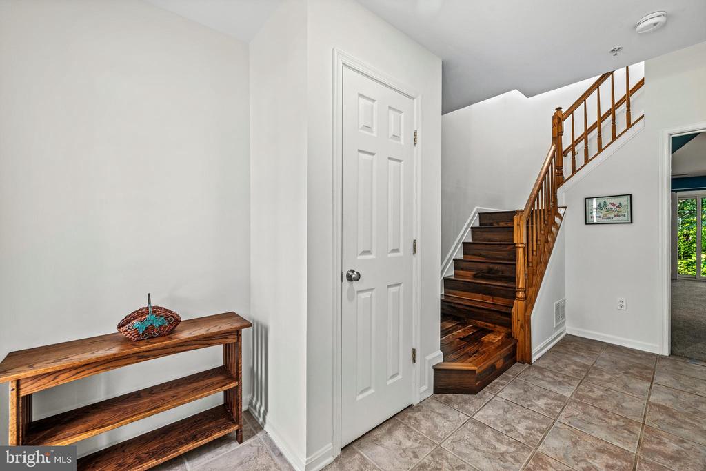 5730 GOLDFINCH COURT