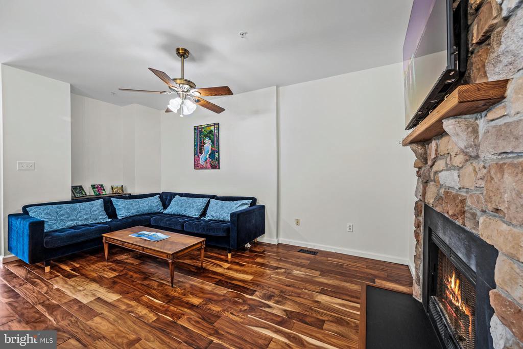 5730 GOLDFINCH COURT