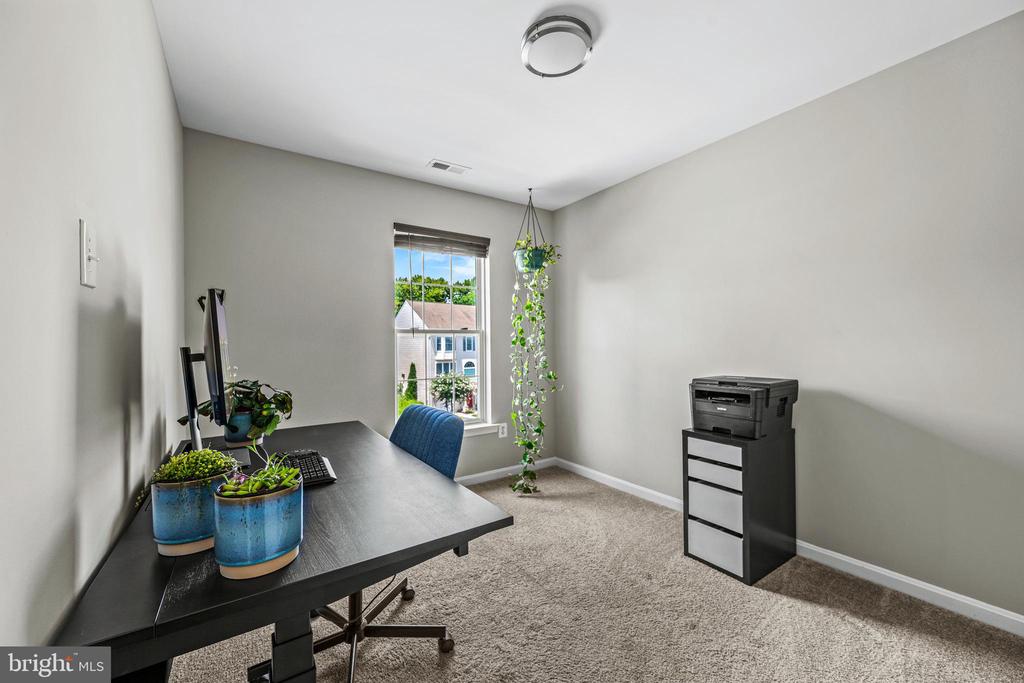 5730 GOLDFINCH COURT