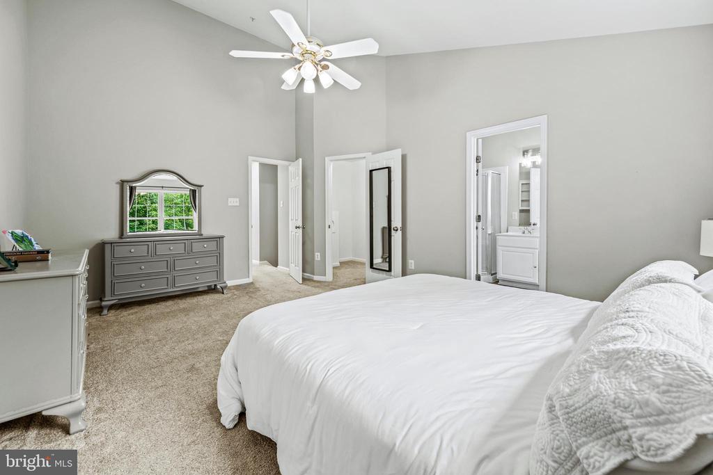 5730 GOLDFINCH COURT