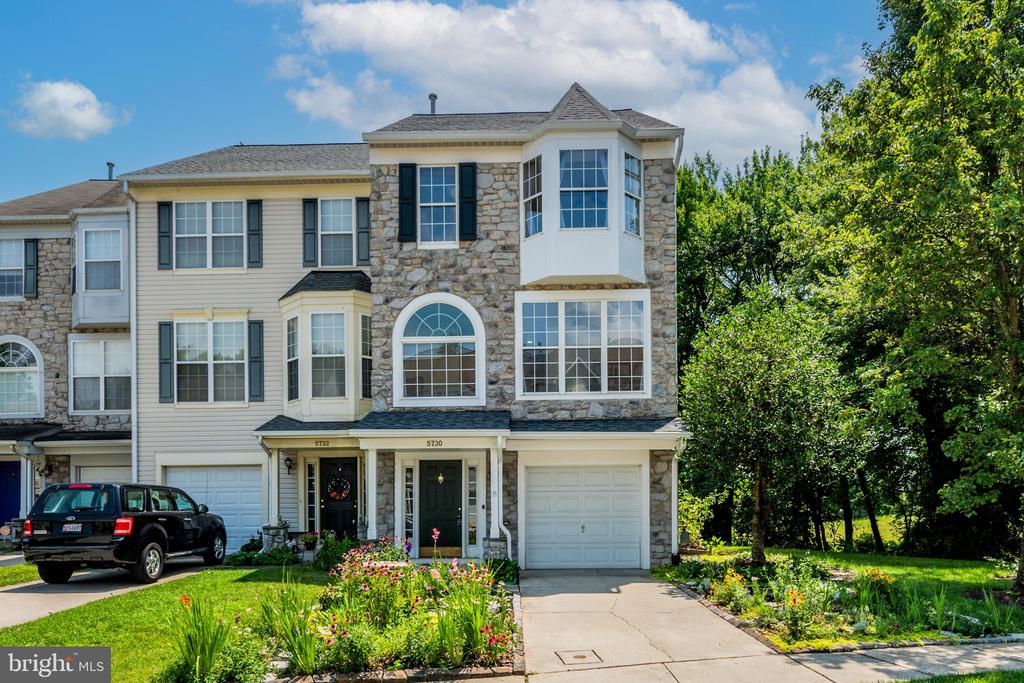 5730 GOLDFINCH COURT