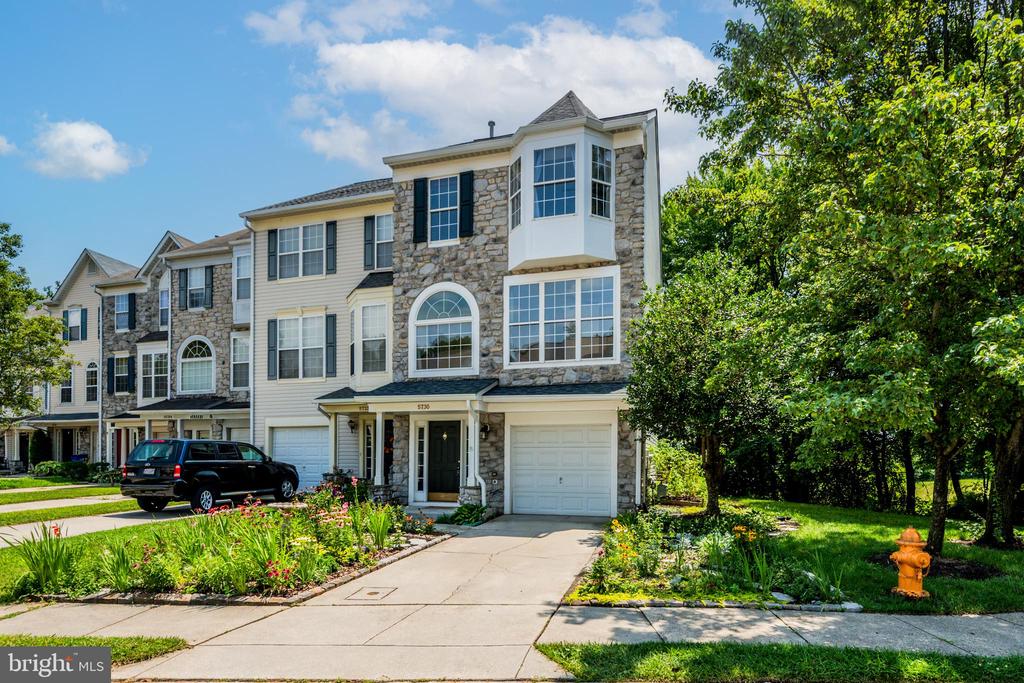 5730 GOLDFINCH COURT