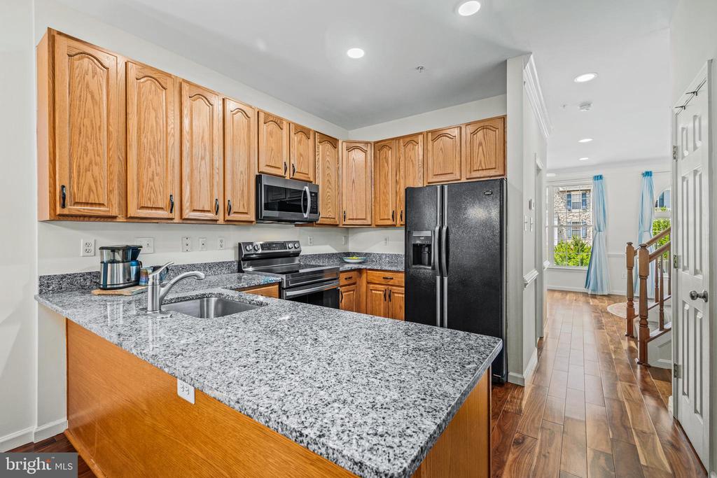 5730 GOLDFINCH COURT