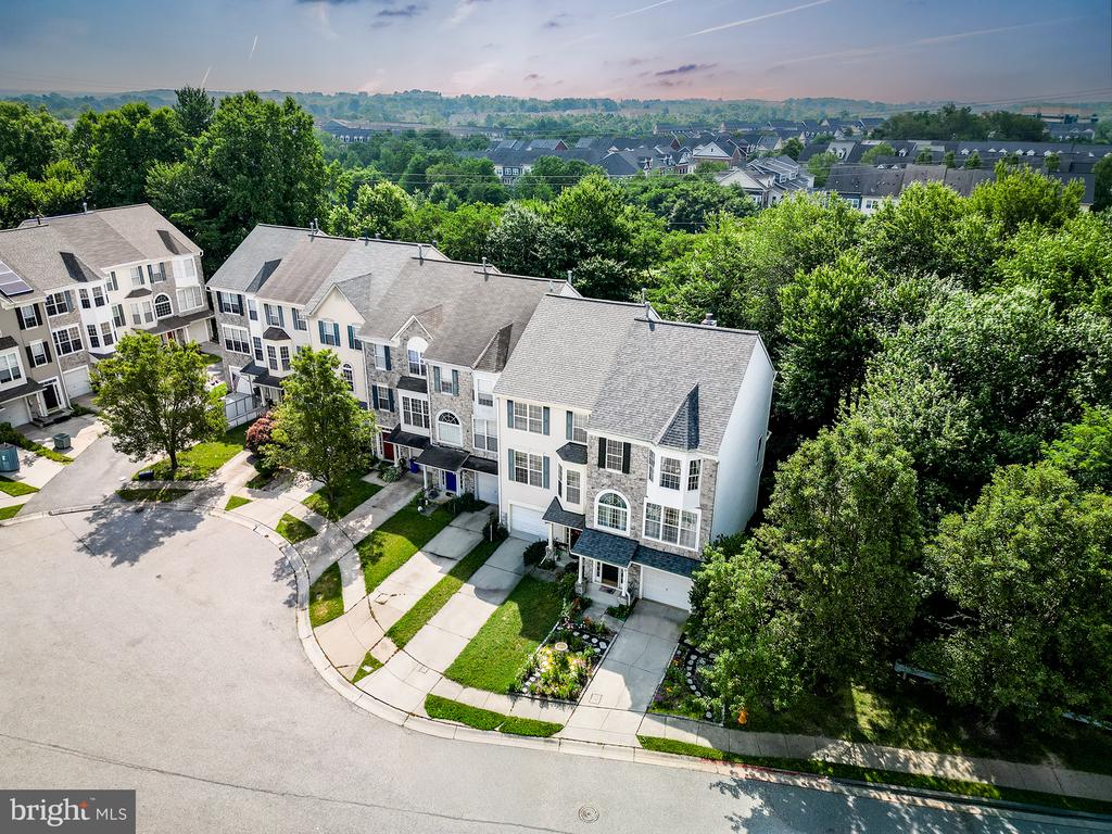 5730 GOLDFINCH COURT