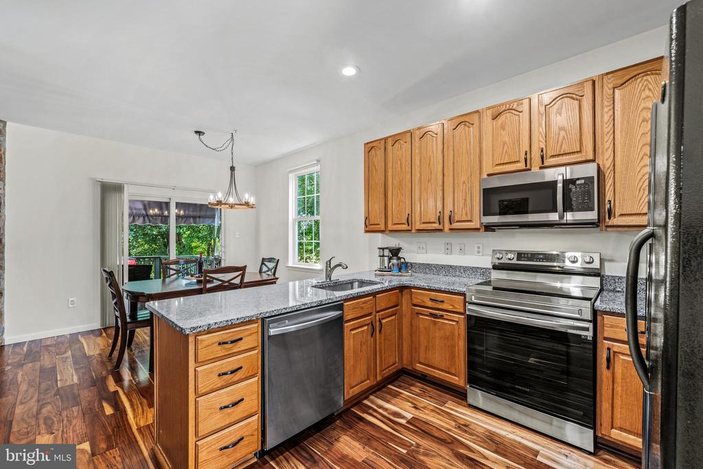 5730 GOLDFINCH COURT