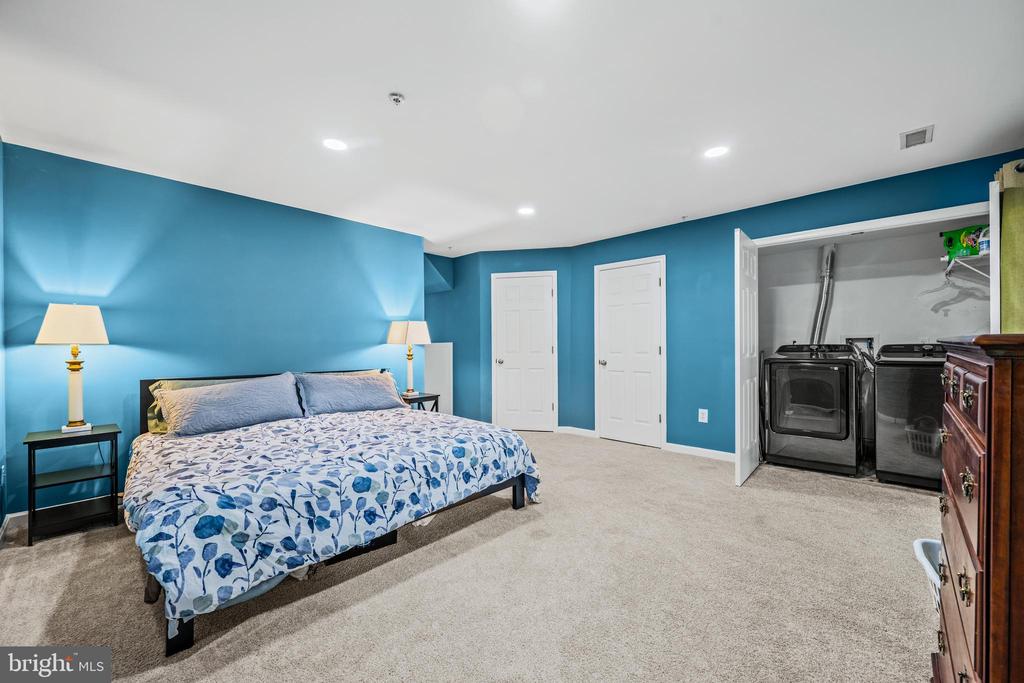 5730 GOLDFINCH COURT