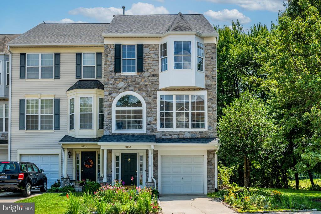 5730 GOLDFINCH COURT