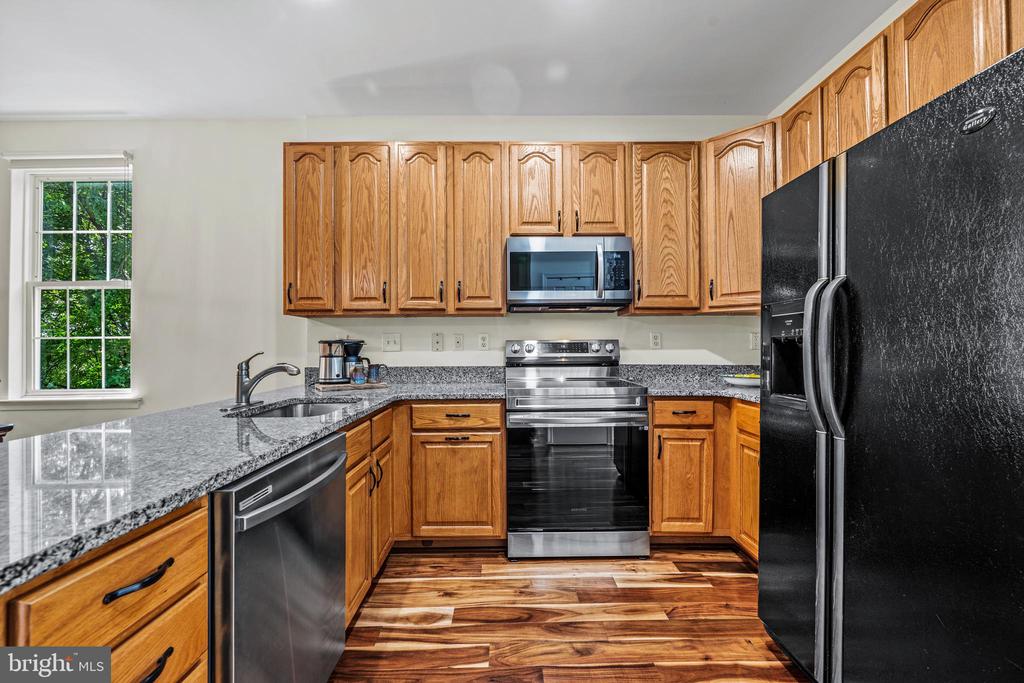 5730 GOLDFINCH COURT