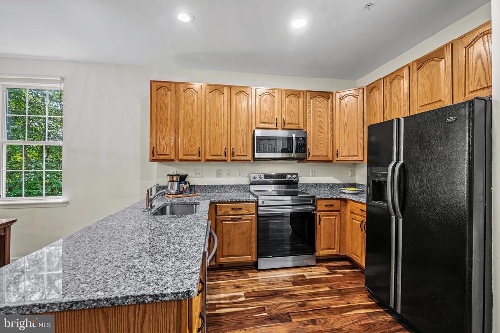 5730 GOLDFINCH COURT