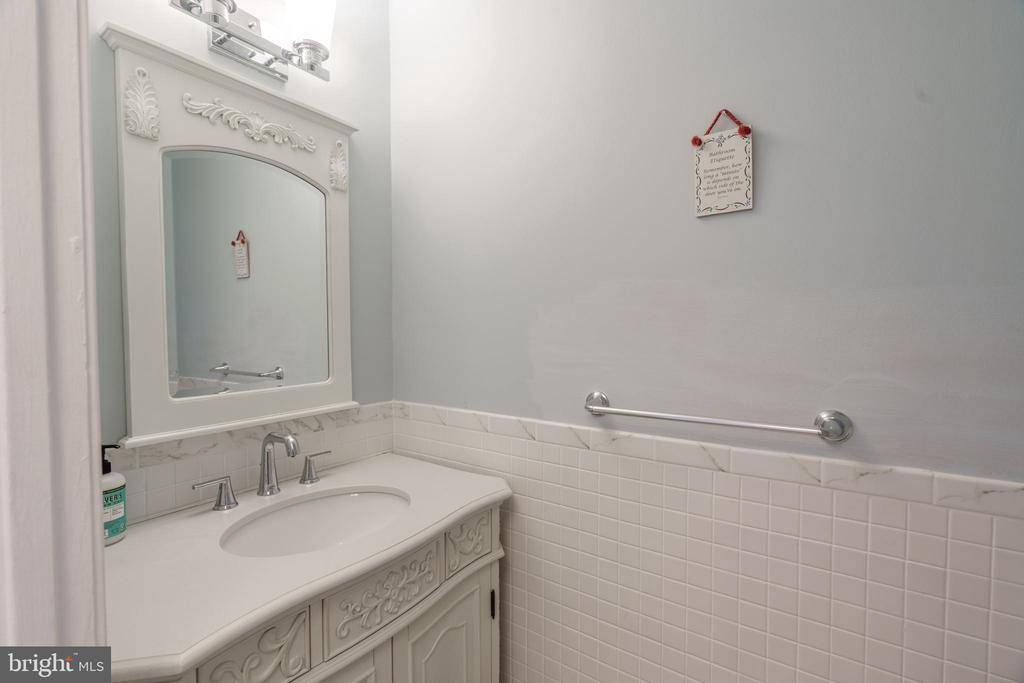 5776 YELLOWROSE COURT