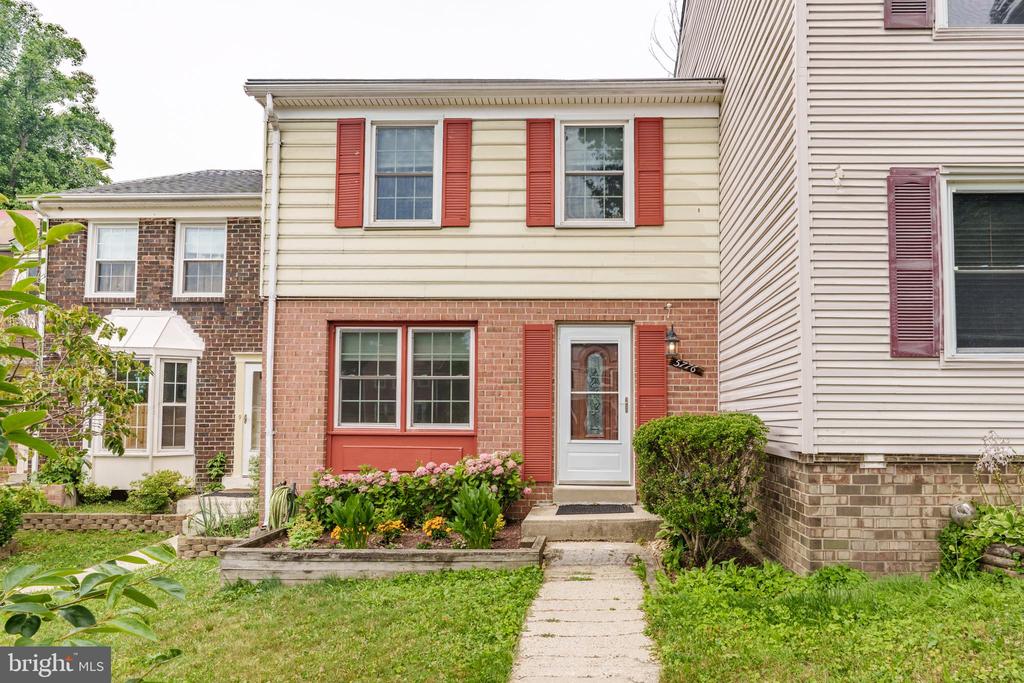 5776 YELLOWROSE COURT