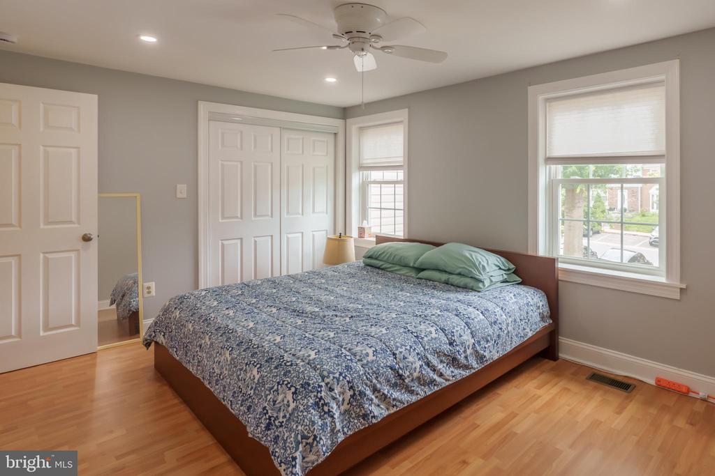 5776 YELLOWROSE COURT