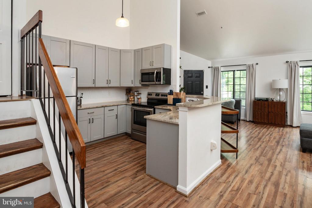 3451 HEWITT AVENUE Unit: 205