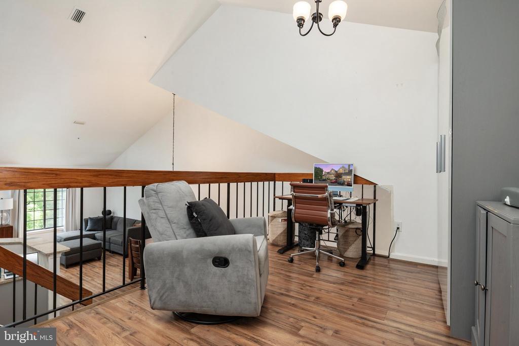 3451 HEWITT AVENUE Unit: 205