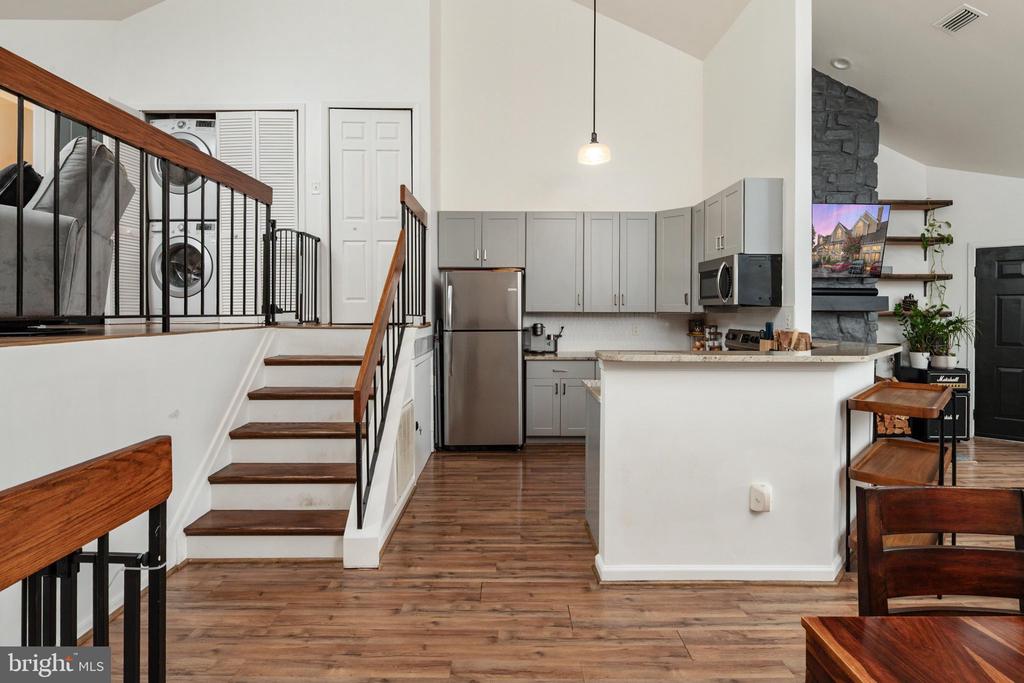 3451 HEWITT AVENUE Unit: 205