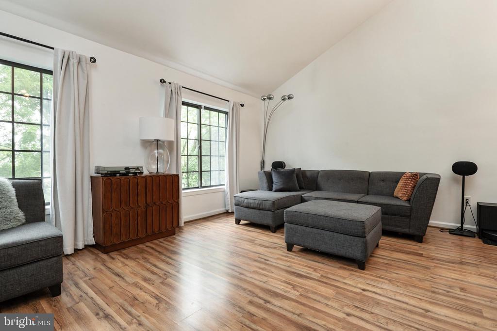 3451 HEWITT AVENUE Unit: 205