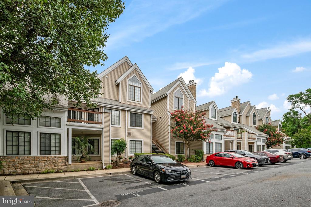 3451 HEWITT AVENUE Unit: 205
