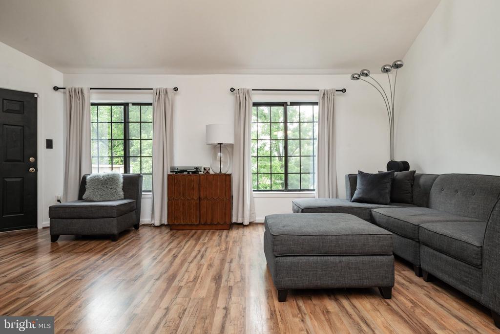 3451 HEWITT AVENUE Unit: 205