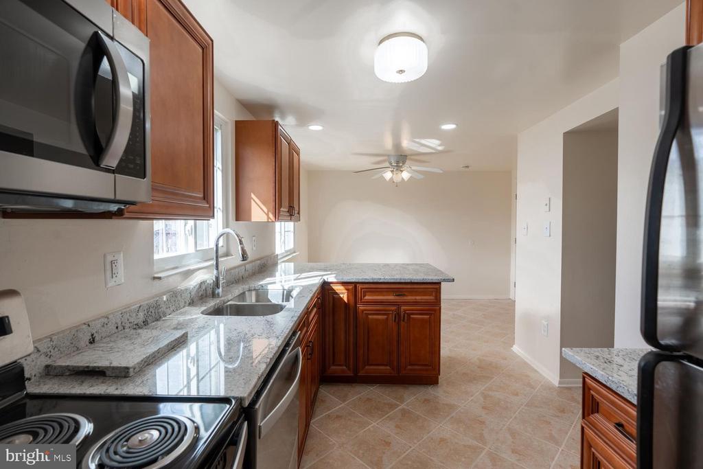 3713 CASTLE Unit: 123-16