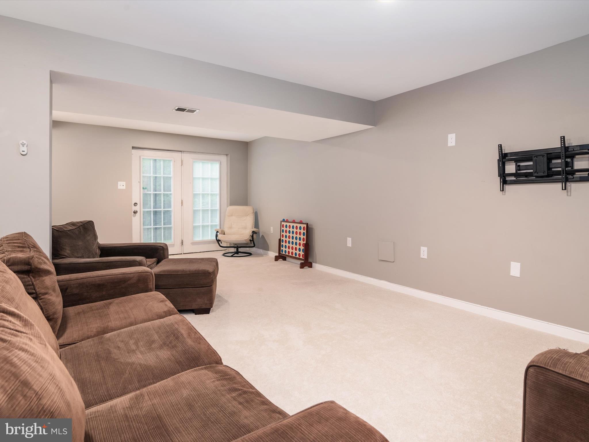 8500 TOPAZ COURT
