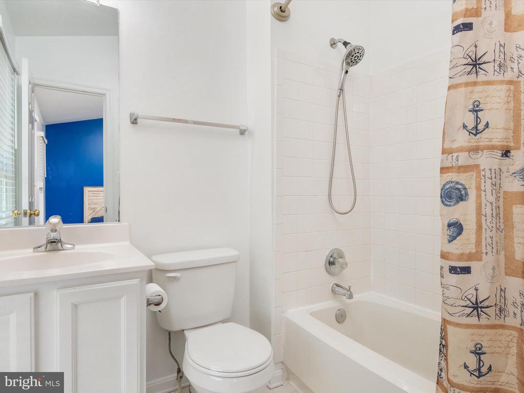6106 ROSE BAY DRIVE