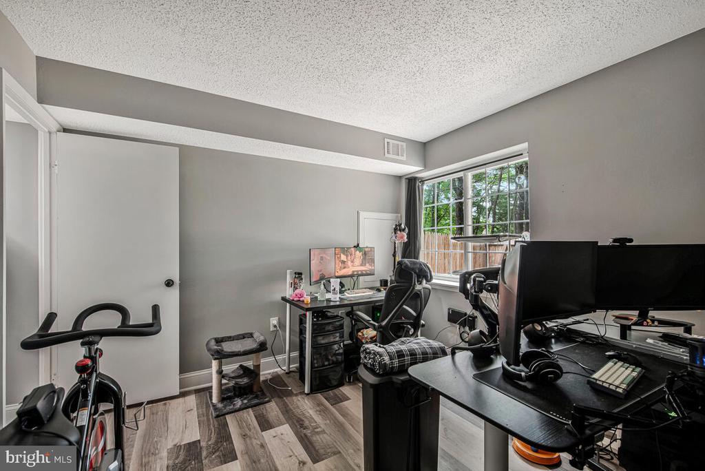 7642 N ARBORY WAY Unit: 136