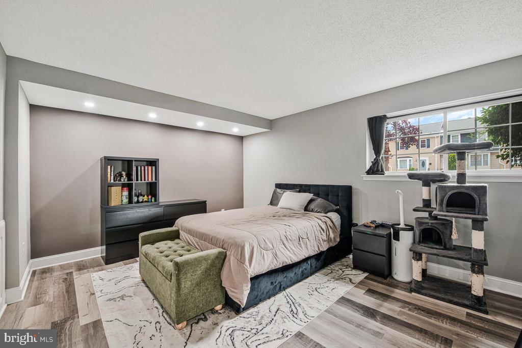 7642 N ARBORY WAY Unit: 136