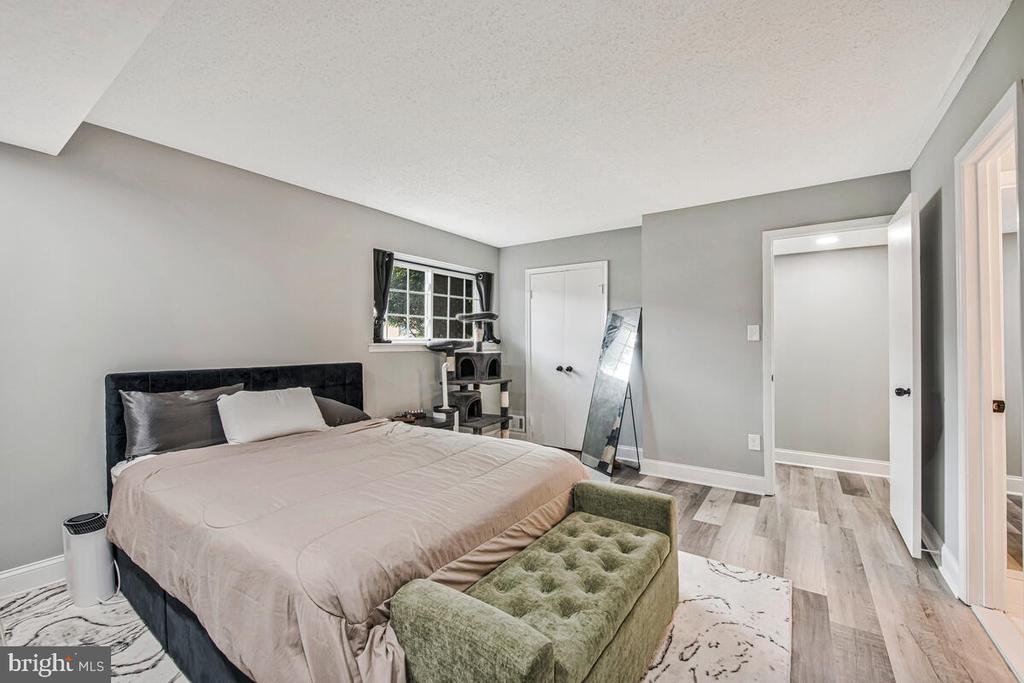 7642 N ARBORY WAY Unit: 136