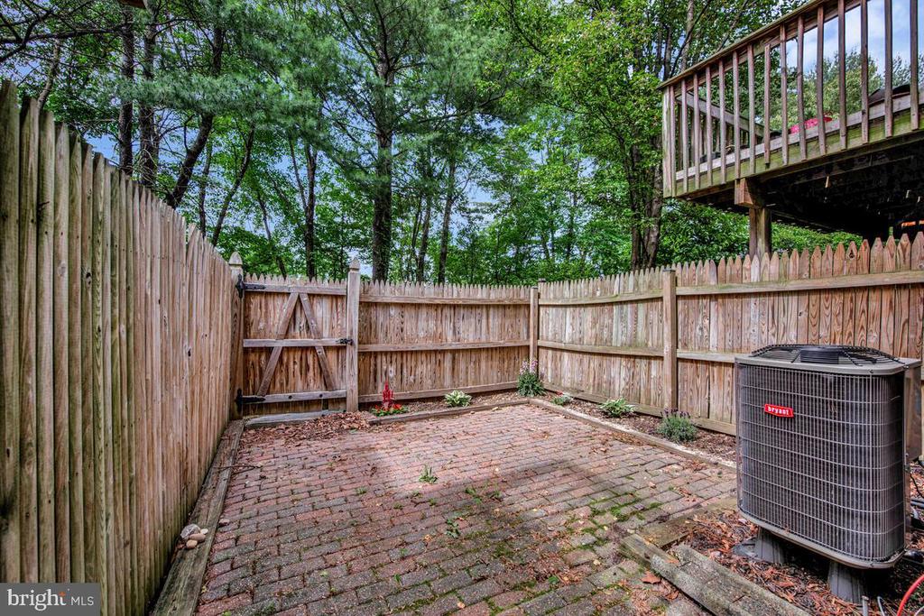 7642 N ARBORY WAY Unit: 136